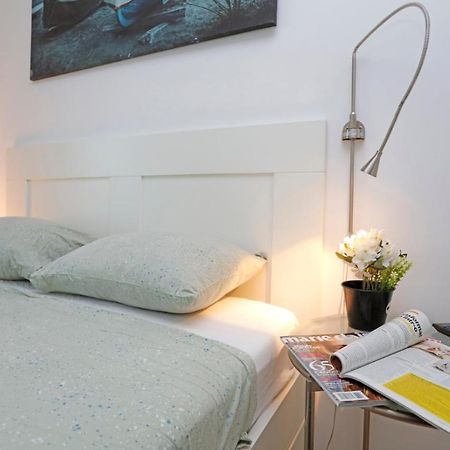 Gorgeous 2 Bedroom Duplex In City Center Bucareste Exterior foto