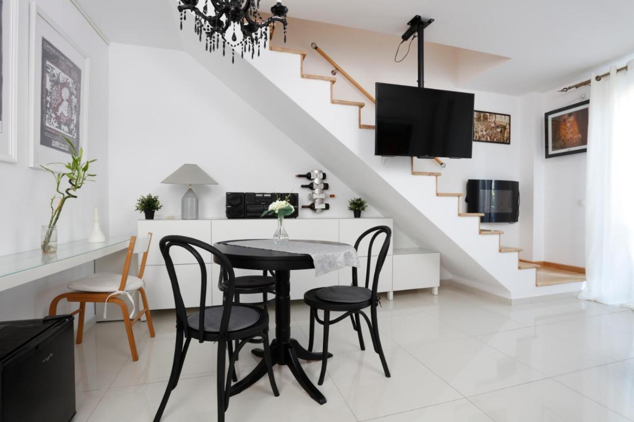 Gorgeous 2 Bedroom Duplex In City Center Bucareste Exterior foto