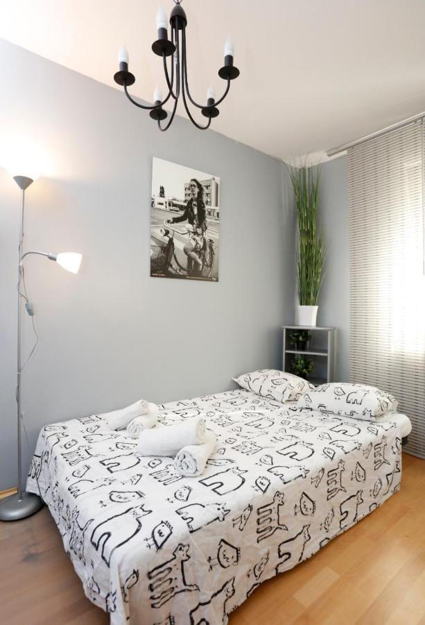 Gorgeous 2 Bedroom Duplex In City Center Bucareste Exterior foto