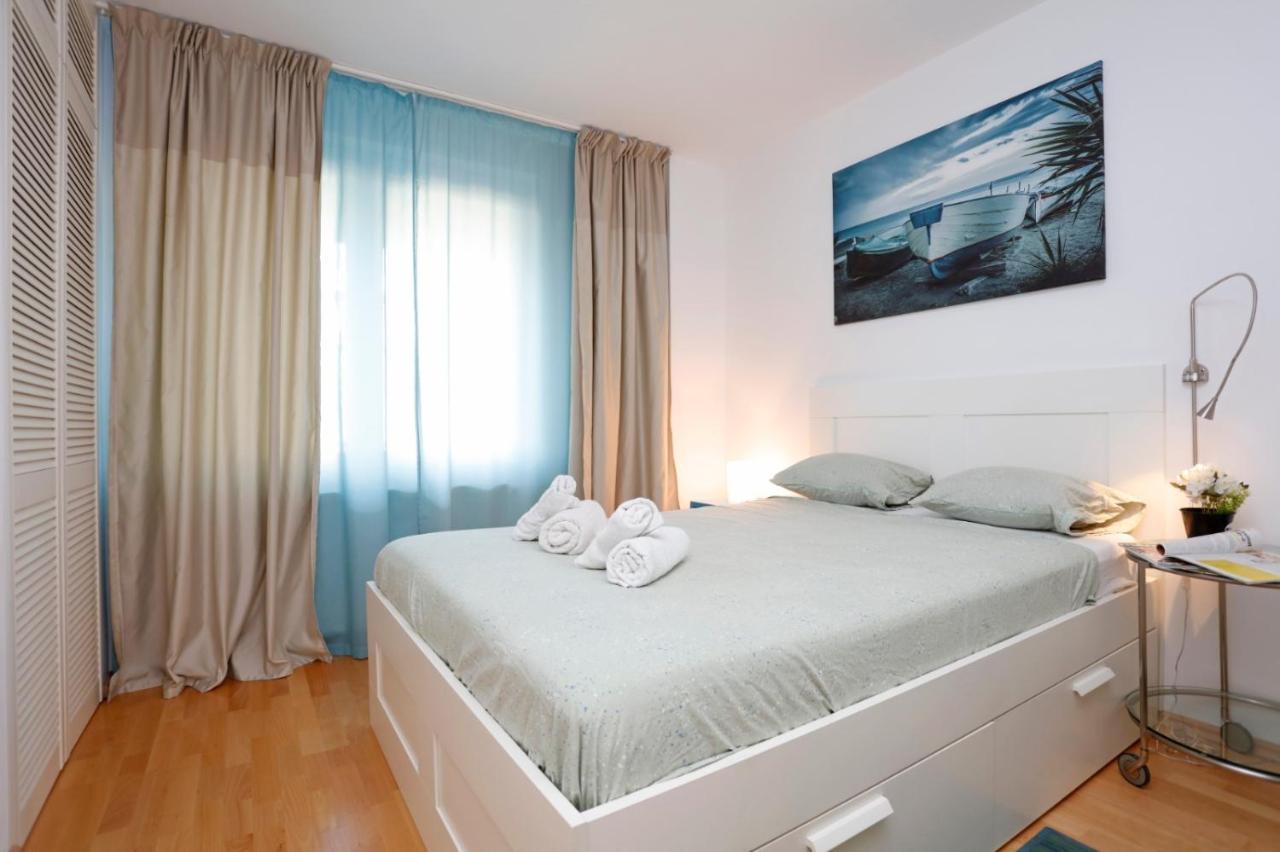 Gorgeous 2 Bedroom Duplex In City Center Bucareste Exterior foto